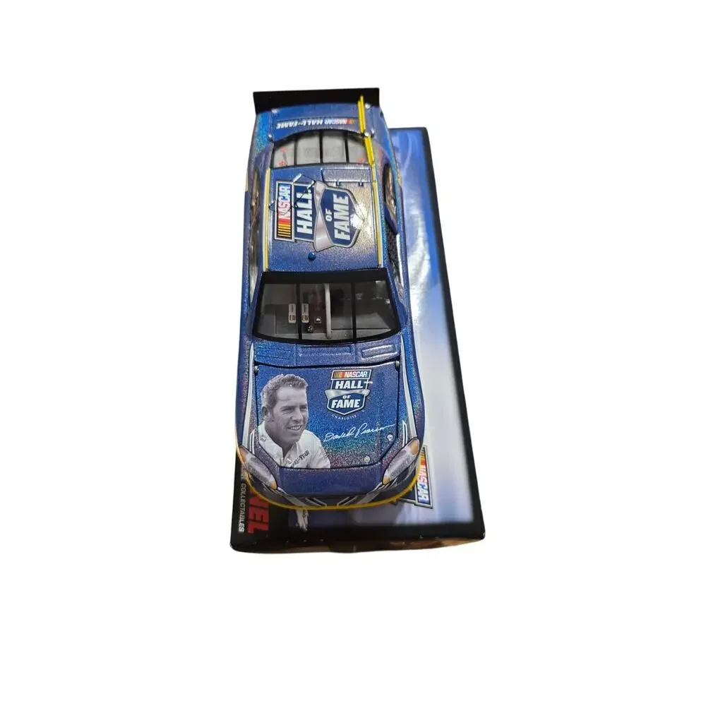 David Pearson #11 NASCAR Hall of Fame 2011 Flashcoat 1:24 Diecast 1/751 Action
